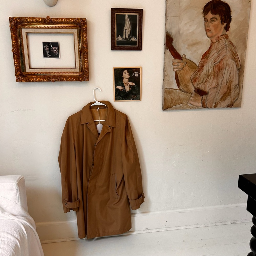 Incredible VTG Tan custom made German lab coat Overcoat trench detective